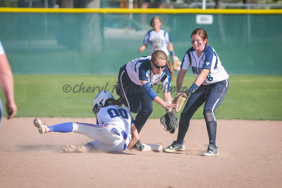 Vikings Pitcher Bre Burke attempts to get back 2B (and was safe)