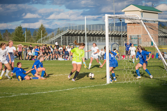 2015-10-13 CHS v. LCHS Girls Soccer-155