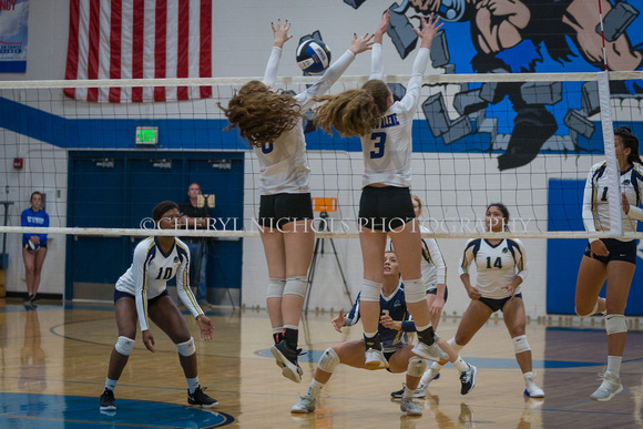 2018-09-06 Mead v. CHS VBall-14