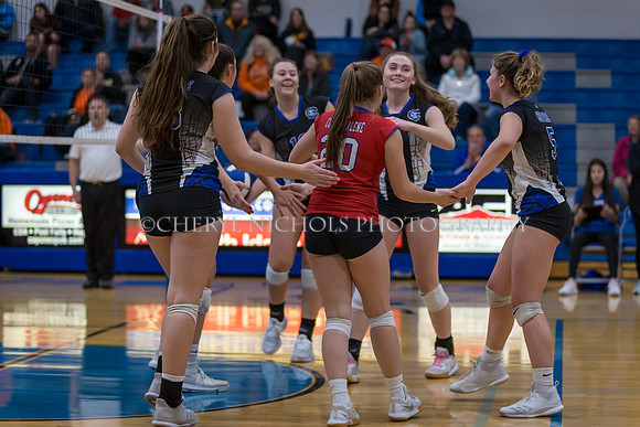 2018-10-16 PF v. CHS VBall-18